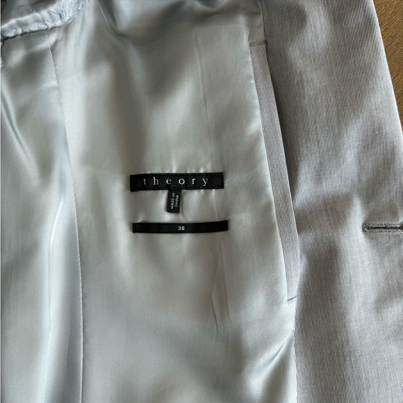 THEORY Men’s Modern Fit Blazer in 38R - Picture 3 of 5